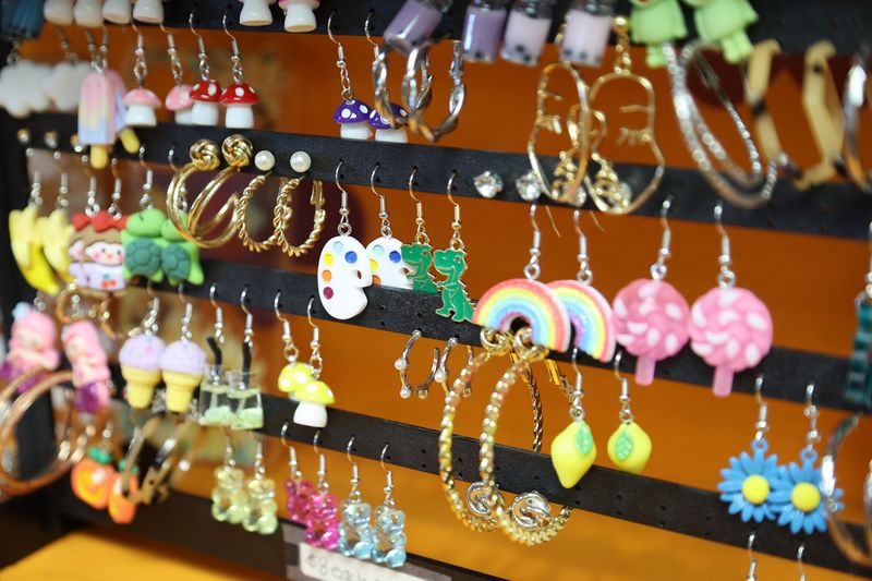 Friendly Help Without the Pushy Boutique Vibe Friendly Help Without the Pushy Boutique Vibe
