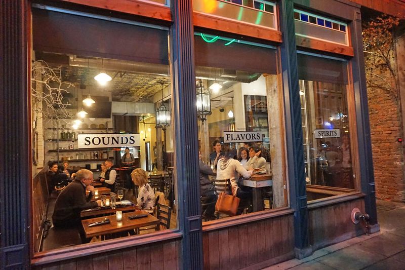GRAY'S on Main - Franklin