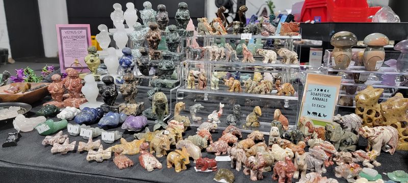 Gem Show Prices Make It Easy to Take Something Home