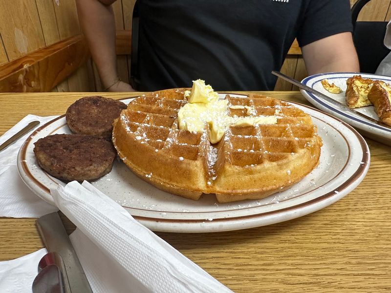 Giant Waffles That Set the Standard Giant Waffles That Set the Standard