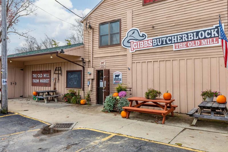 Gibbs Butcher Block, Columbia Station