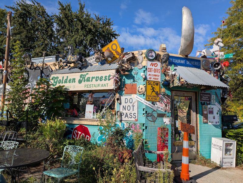 Golden Harvest Restaurant - Lansing