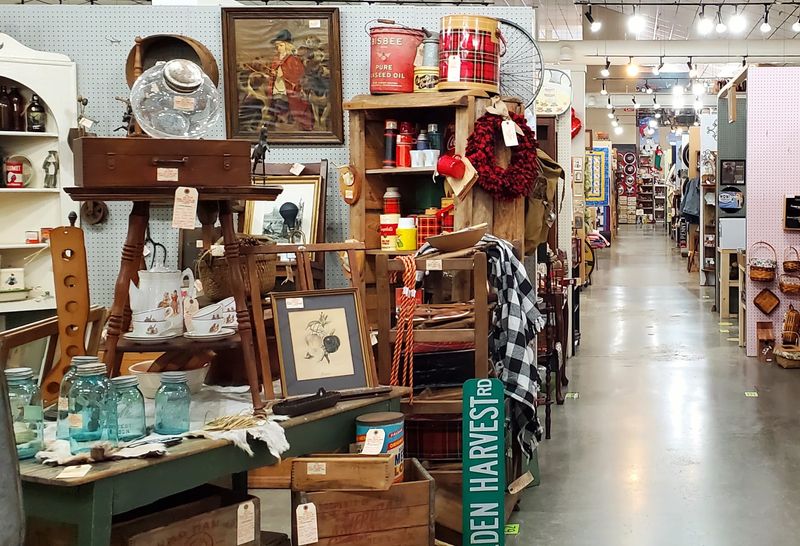Green Olde Deal Antique Mall, Sevierville