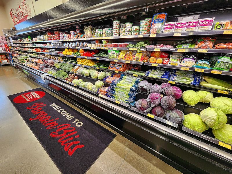 Grocery Outlet Brings Bargain Shopping to Hamilton Township