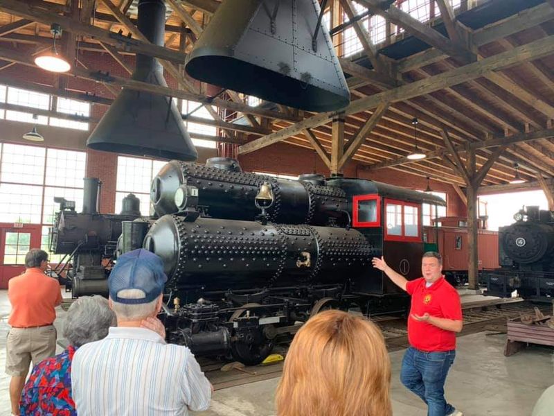 Guided Tours Led by Knowledgeable Experts