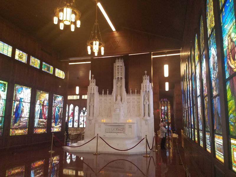 Guided Tours with Knowledgeable Staff