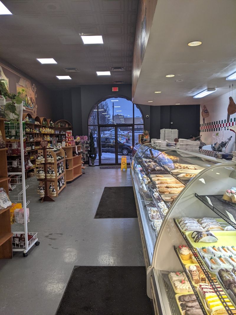 Macri’s Italian Bakery & Trattoria (South Bend)