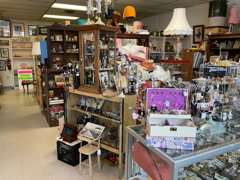 Haddon Heights Antiques Center - Haddon Heights Haddon Heights Antiques Center - Haddon Heights