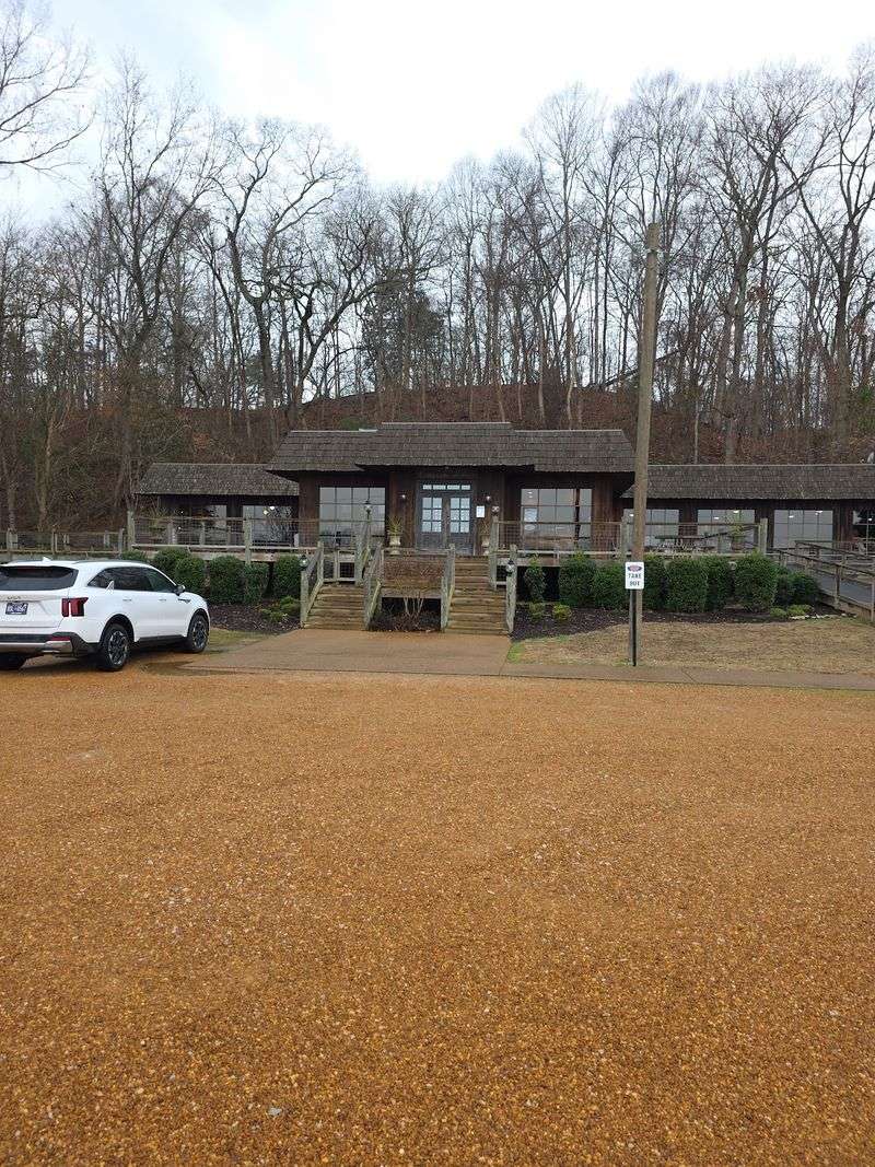 Hagy's Catfish Hotel, Shiloh