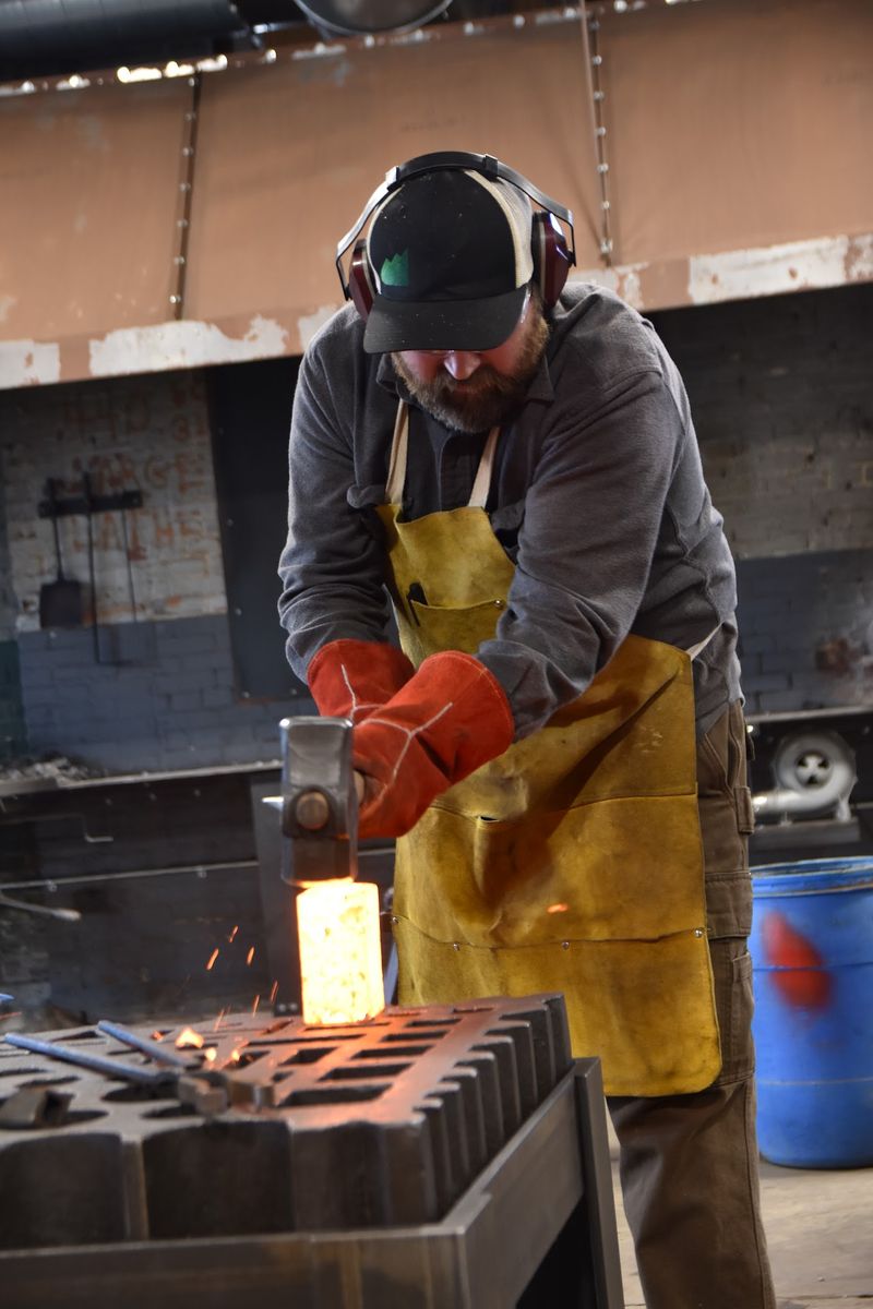 Hands-On Projects Turn Sparks Into Confidence Hands-On Projects Turn Sparks Into Confidence