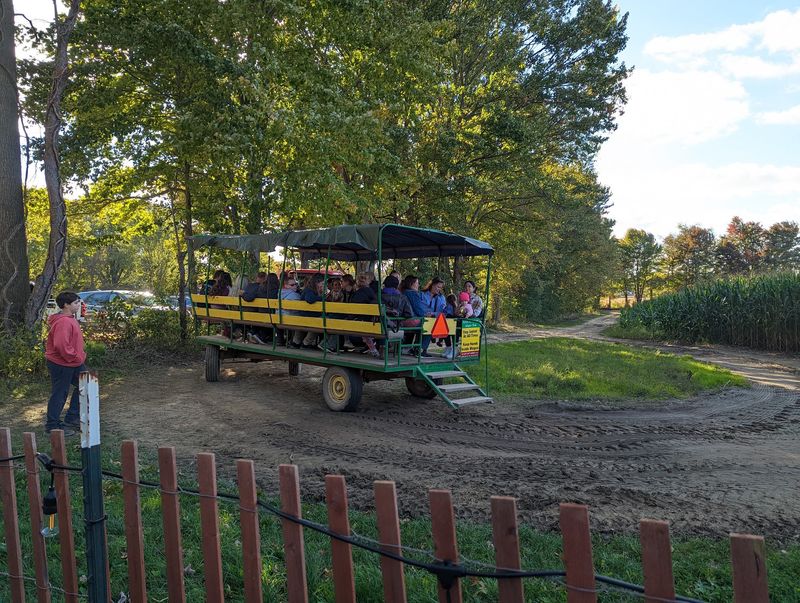 Hay Rides Add That Classic Autumn Touch Hay Rides Add That Classic Autumn Touch