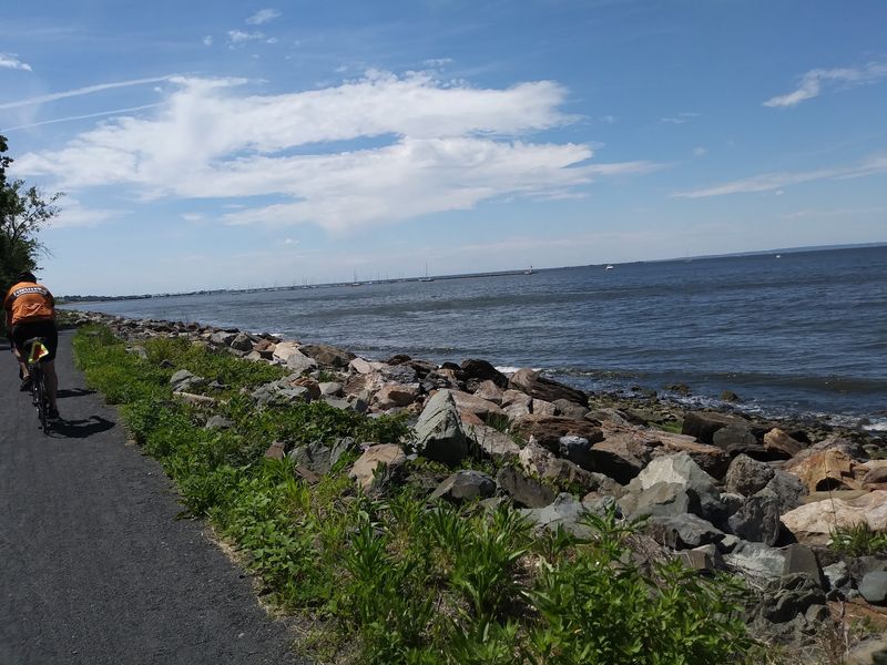 Henry Hudson Trail's Bayshore Section - Aberdeen to Highlands Henry Hudson Trail's Bayshore Section - Aberdeen to Highlands