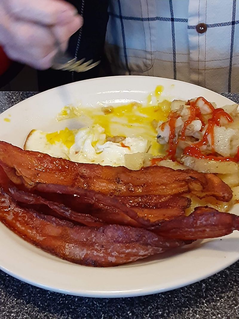 Home Fries And Crispy Bacon Win Loyal Fans