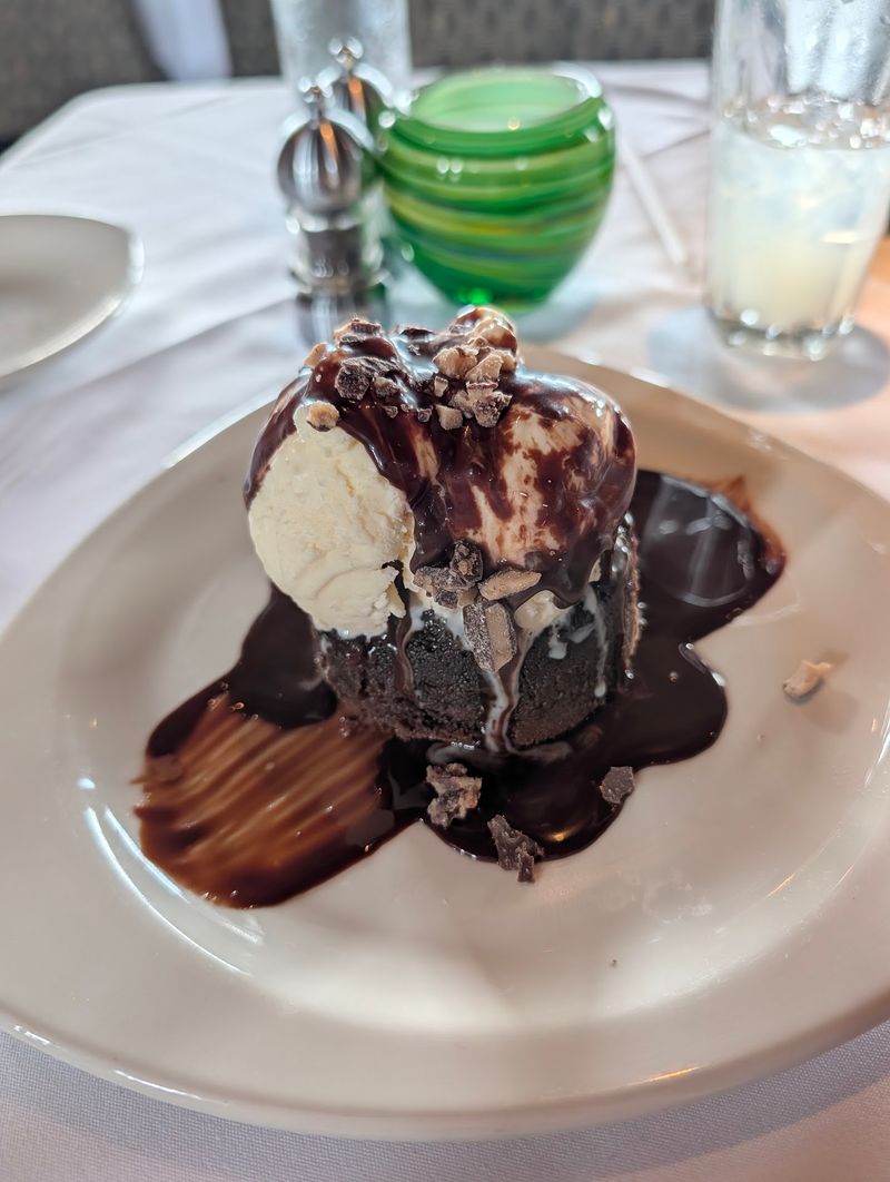 Hot Chocolate Lava Cake Delivered a Decadent Finale Hot Chocolate Lava Cake Delivered a Decadent Finale