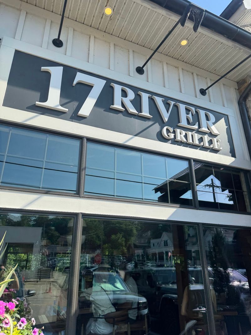 Hours, Reservations, and Tips for Your Visit Hours, Reservations, and Tips for Your Visit