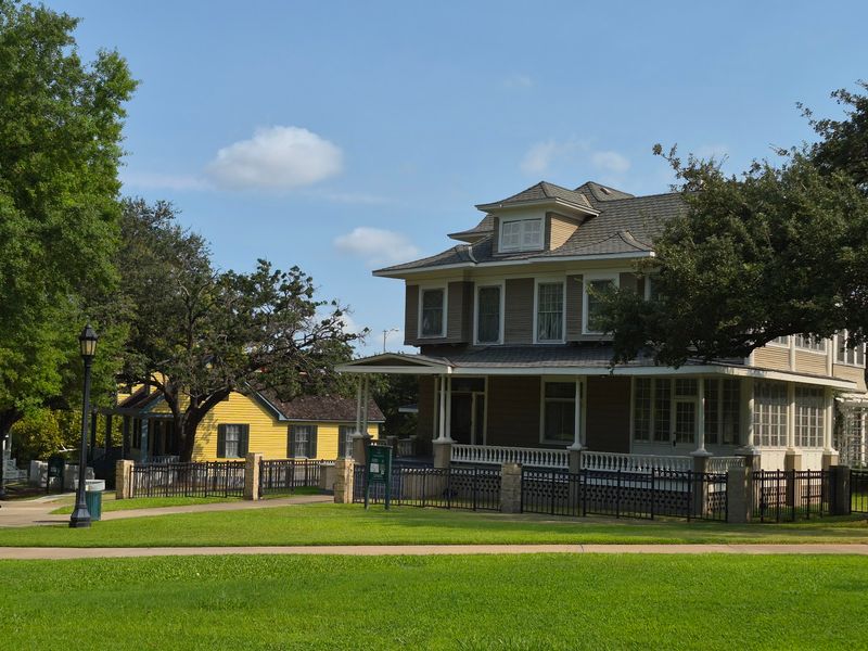Houston's First Municipal Park Saved The Structure Houston's First Municipal Park Saved The Structure
