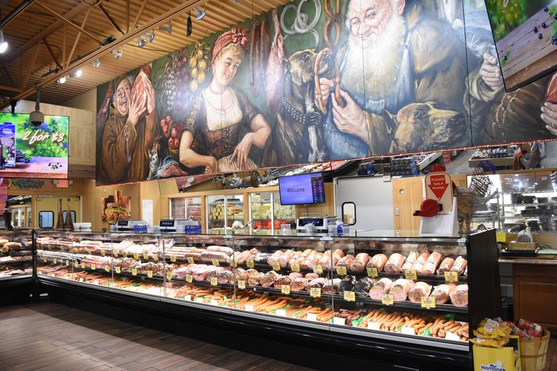 How to Shop Smart When the Cases and Shelves Keep Pulling You Around