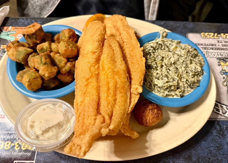 Huck's Catfish (Denison)