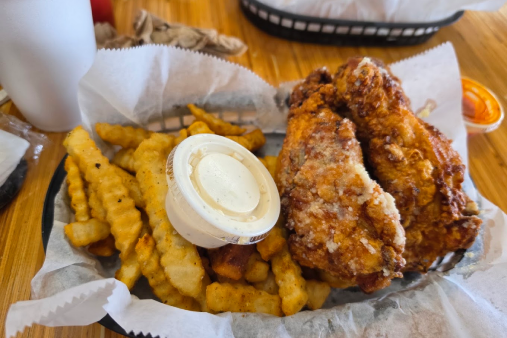I Tried Fried Chicken at 12 Tennessee Restaurants – Here Are the 7 Worth the Wait