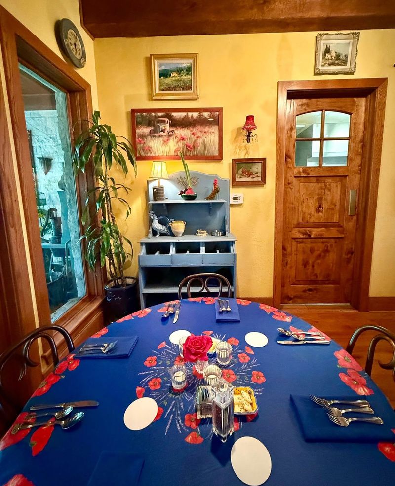 Intimate Atmosphere That Feels Like Home