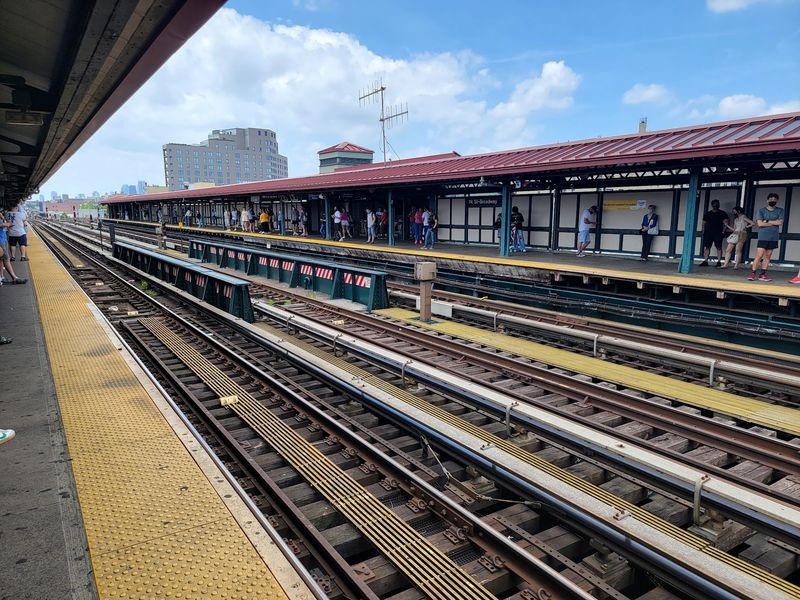 Jackson Hts-Roosevelt Ave, A Global Street Food Carnival