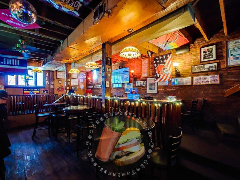 Johnny’s Little Bar