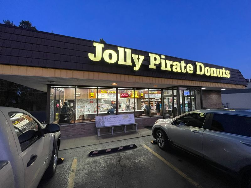 Jolly Pirate Donuts, Newark