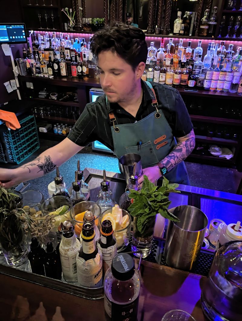 Kind Bartenders Help Guide The Night Kind Bartenders Help Guide The Night