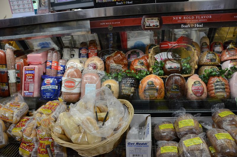 The Sandwich Counter That Pulls Focus The Sandwich Counter That Pulls Focus