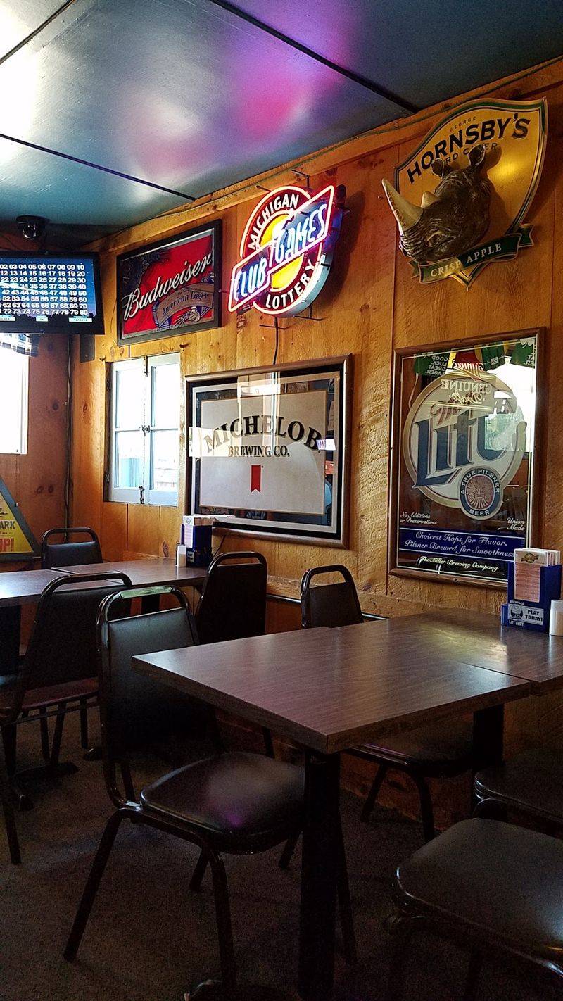 Knotty Pine, Cold Drinks, and a Camp-Lodge Vibe Knotty Pine, Cold Drinks, and a Camp-Lodge Vibe