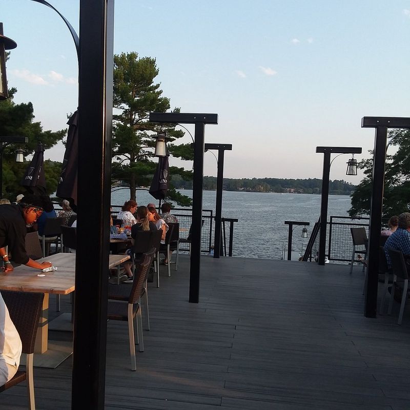 Lake House Grill & Bar – Lake Delton