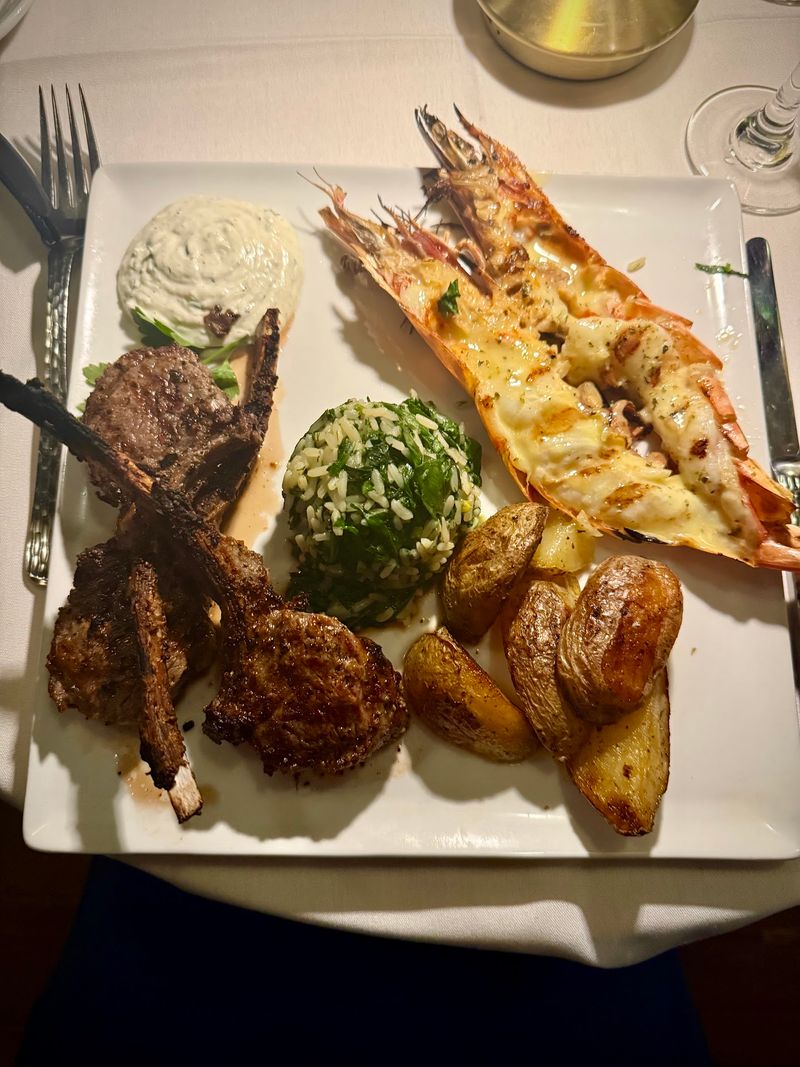 Lamb Chops Give Non-Seafood Diners a Win