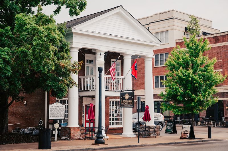 Landmark Booksellers - Franklin Landmark Booksellers - Franklin