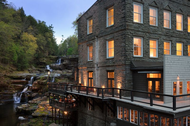 Ledges Hotel, Hawley Ledges Hotel, Hawley