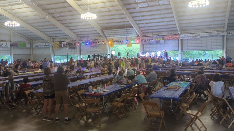 Let the Food Line Guide Your First Lap