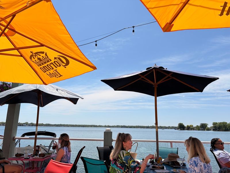 Live Music, Busy Decks, and the Best Time to Go