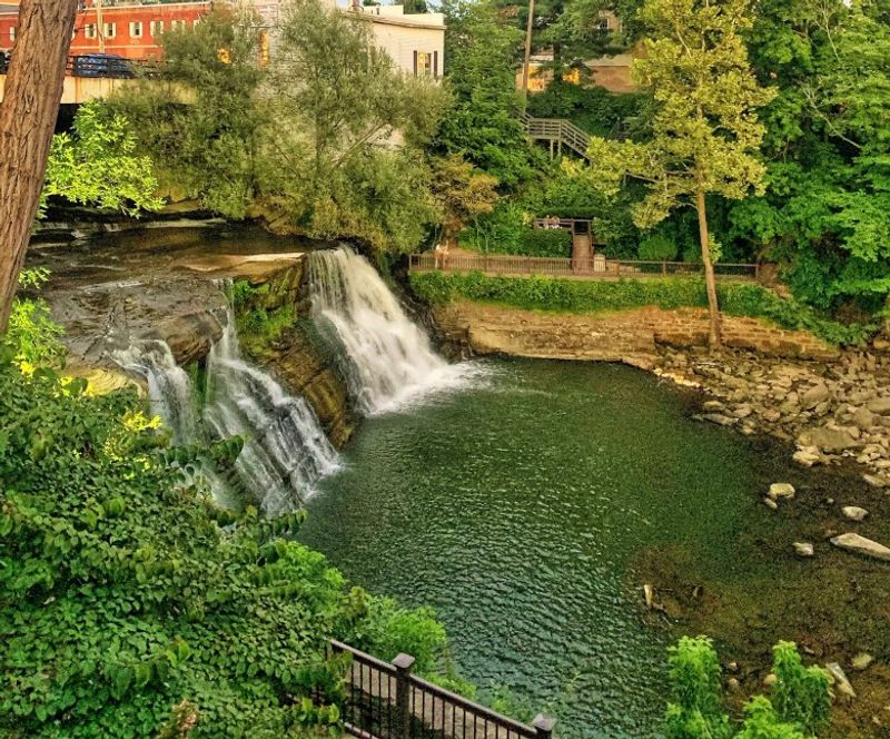 Location in the Charming Village of Chagrin Falls Location in the Charming Village of Chagrin Falls