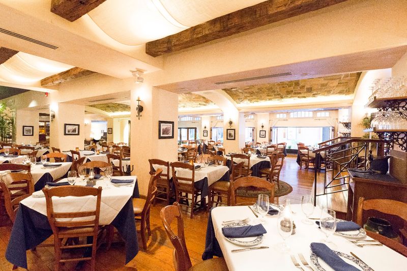Locust Street Puts Greece Near the Theater District