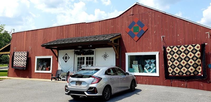 Log Cabin Quilt Shop, Bird in Hand