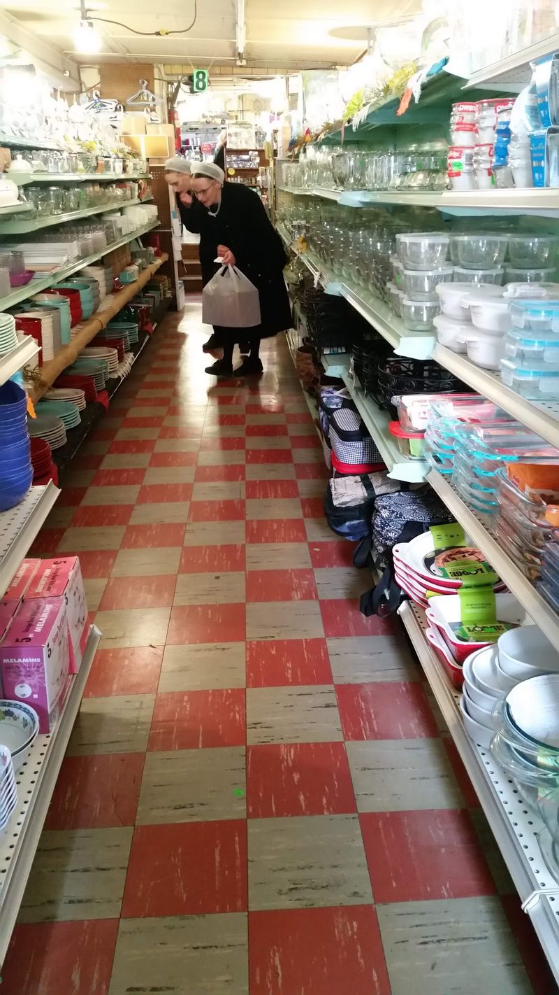 Long Lines With a Small-Town Feel