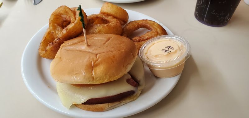 Lunch and Dinner Classics With a Local Twist