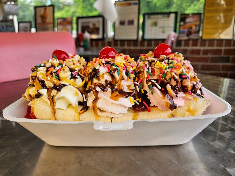 Banana Splits And Ice Cream That Complete The Experience Banana Splits And Ice Cream That Complete The Experience