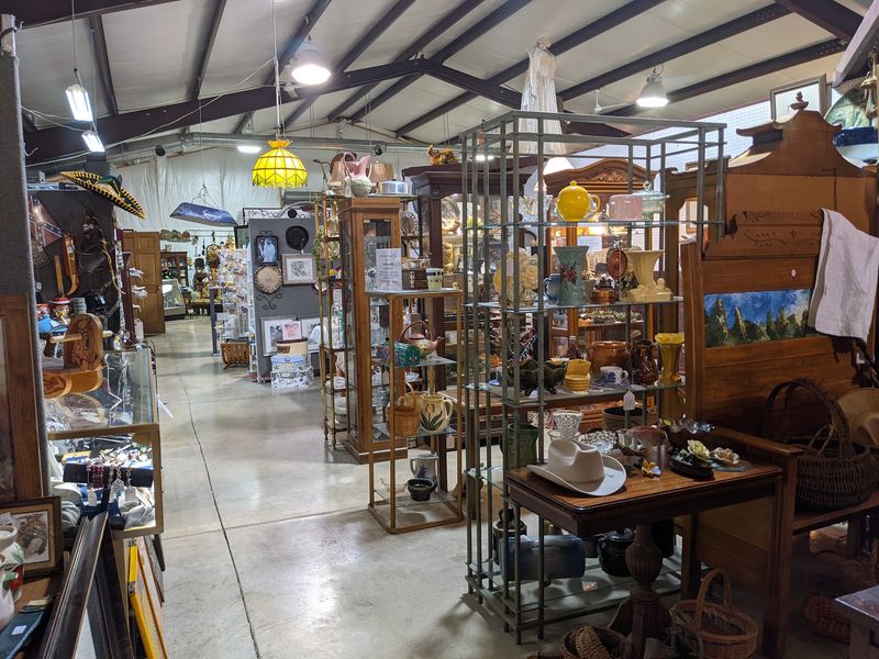 Madeline's Antiques & Uniques, Manchester