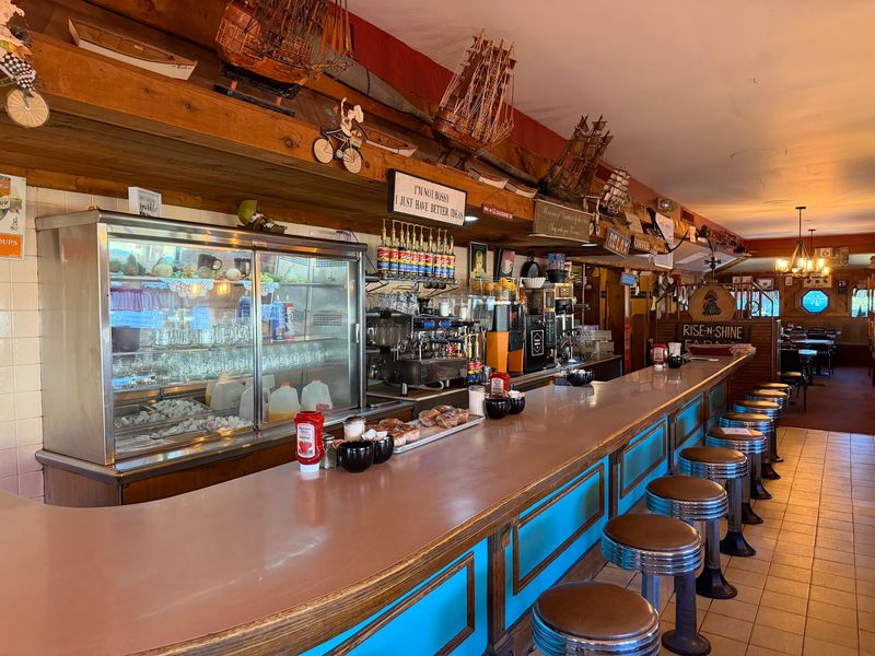 Mariner's Cove Restaurant in Brielle Mariner's Cove Restaurant in Brielle