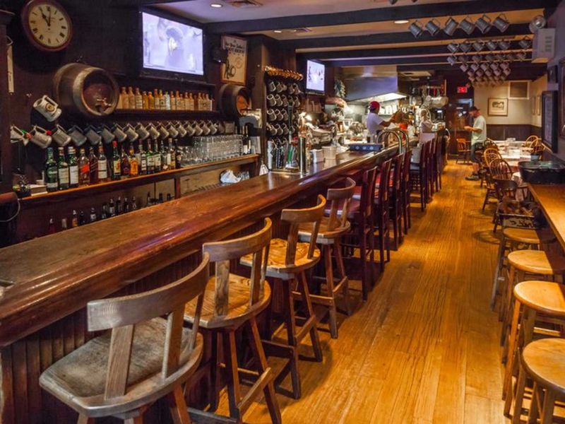 McNally’s Tavern (Chestnut Hill, Philadelphia)