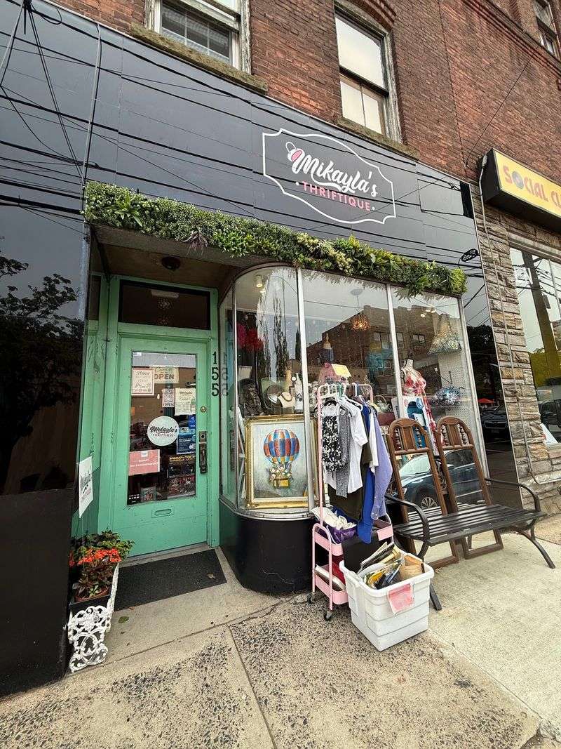 Mikayla’s Thriftique - Rutherford