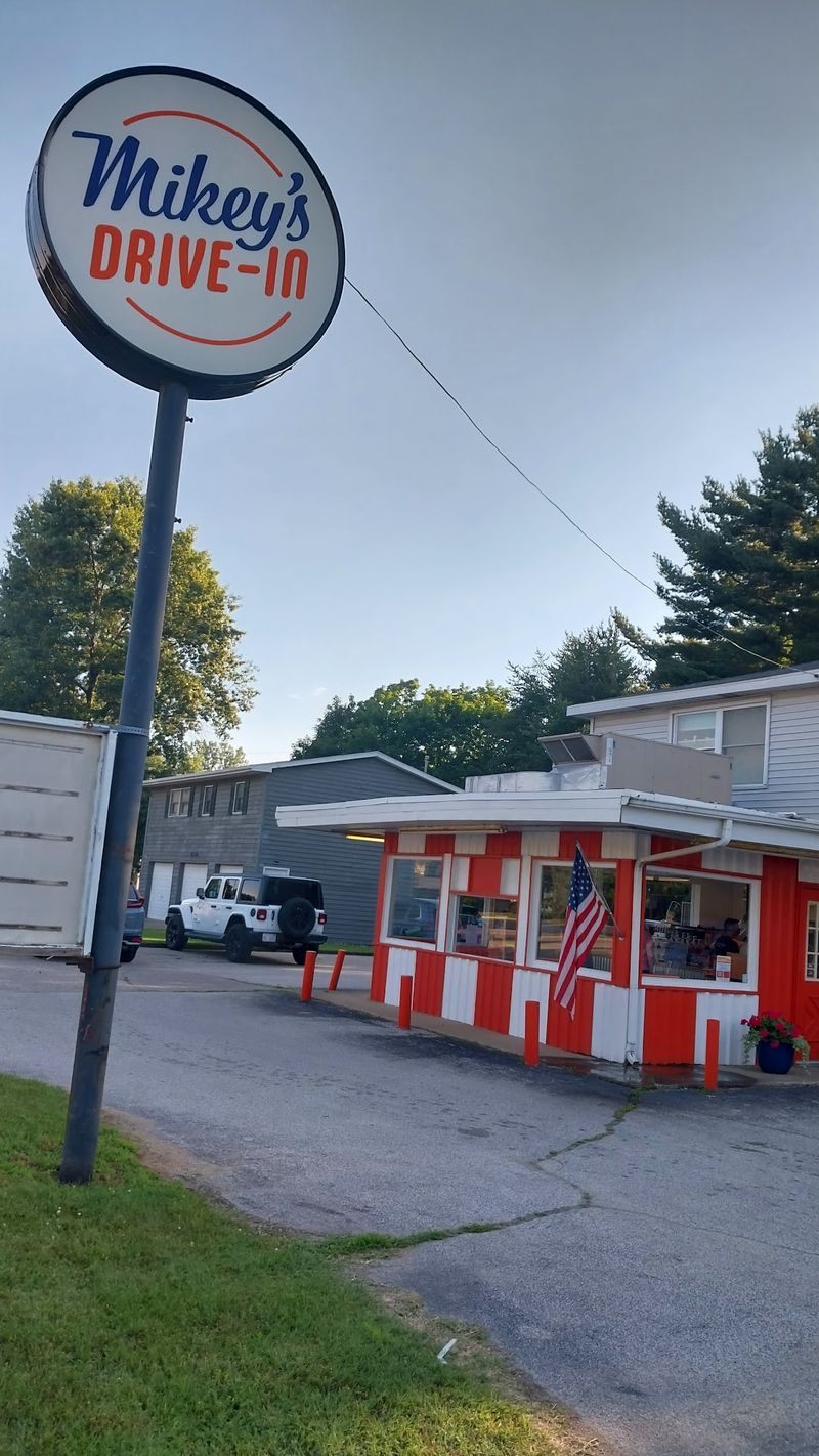 Mikey's Drive In - Bridgman
