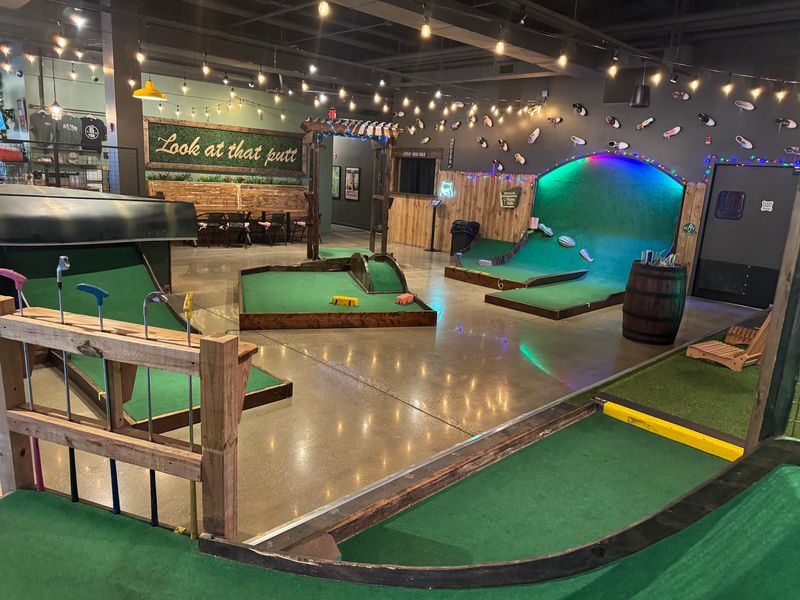 Mini golf that keeps the round moving