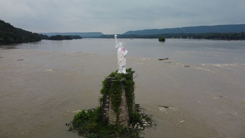 Miniature Statue of Liberty - Dauphin Miniature Statue of Liberty - Dauphin