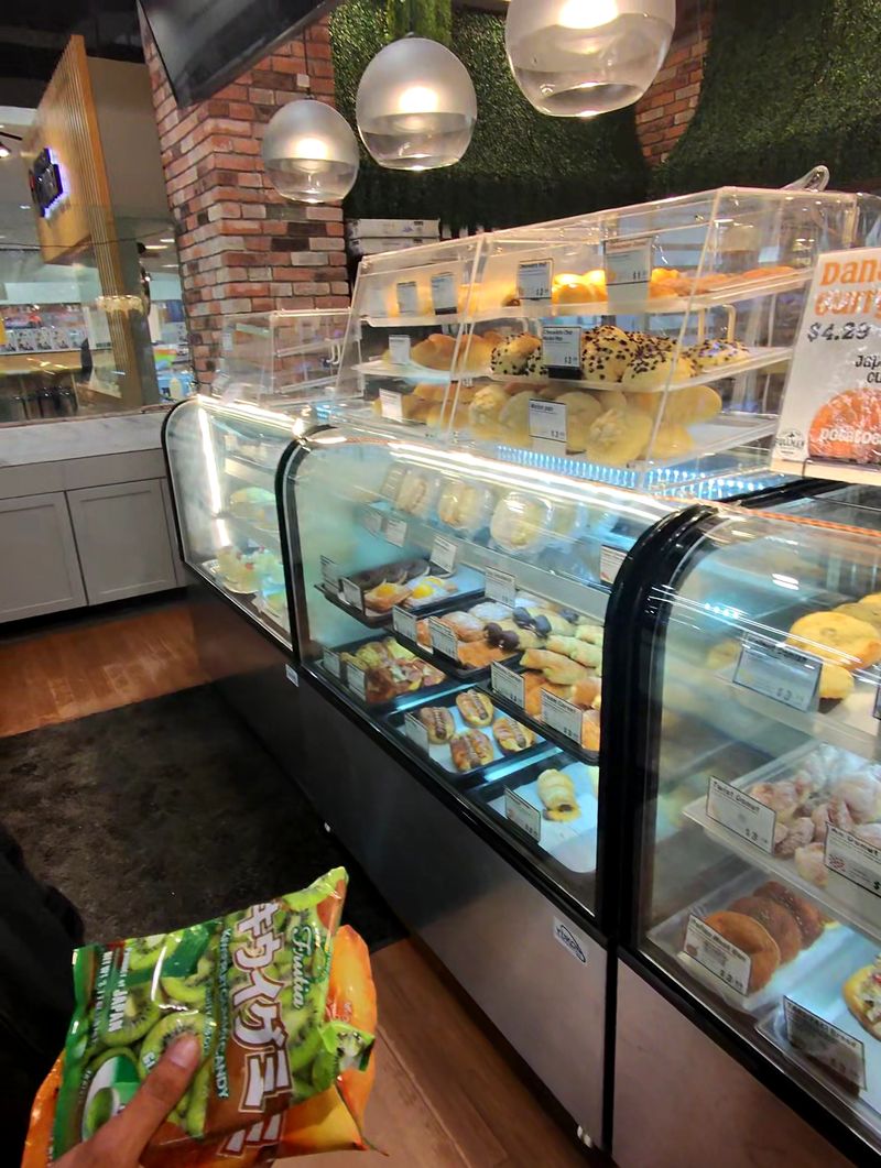 Mitsuwa Marketplace - Edgewater
